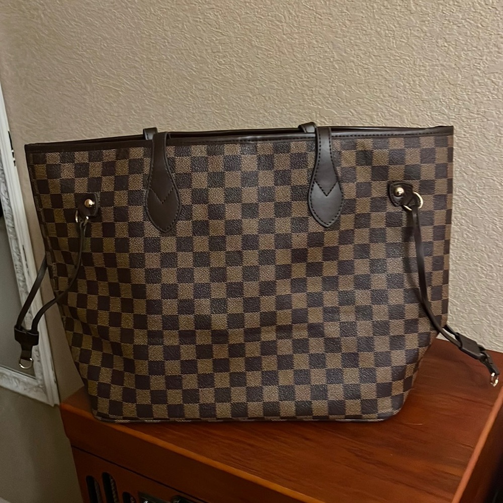 Daisy Brown Checkered Tote Bag